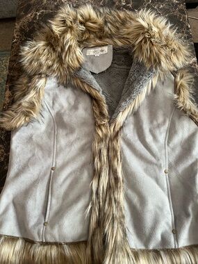 Tasha Polizzi Gray Teddy vest with Faux Fur Trim